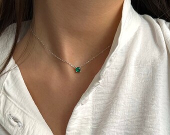 Collier Ras Du Cou Délicat Avec émeraude Simulée En Forme De Cœur - Argent 925 Plaqué Or Jaune