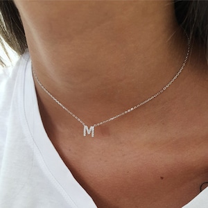 Collar con letra de plata 925, collar con inicial de oro, pequeño collar con inicial de oro rosa, gargantilla de circonita cúbica, colgante con dije de letra de circonita cúbica