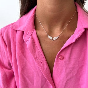 Collar de alas de ángel de plata con delicado circonita cúbica, colgante minimalista de ángel, elegante y moderno, hecho a mano. imagen 3