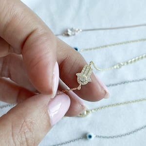 Złota bransoletka Hamsa dla niej – delikatna biżuteria CZ Hand of Fatima | Srebrny prezent na szczęście