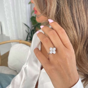 Dainty Clover Ring, Sterling Silver 925 Clover Ring, 4 Leaf Flower Pendant Ring for Women, Her Gift