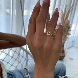 Dainty Minimalist Clover Ring, Tiny 14k Gold Clover Ring, Sterling Silver 925 Charm Ring, 4 Leaf Flower Pendant Ring for Women, Her Gift