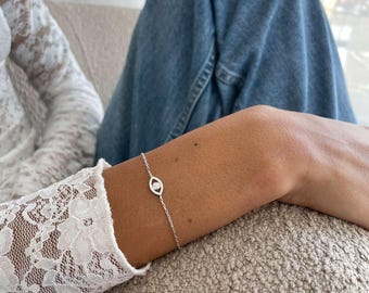 ゴールドのイーブルアイブレスレット、繊細なアイチャームブレスレット