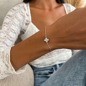 Dainty Minimalist Clover Bracelet, Sterling Silver 925 Clover Charm Bracelet, Cubic zirconia 4 Leaf Flower Pendant Bracelet for Women
