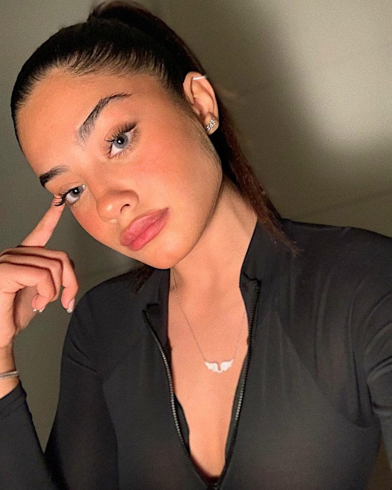 Collar de alas de ángel de plata con delicado circonita cúbica, colgante minimalista de ángel, elegante y moderno, hecho a mano. imagen 6