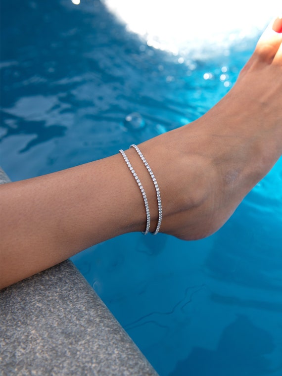 From Classic to Trendy: Your Ultimate Guide to Ankle Bracelet Fashion