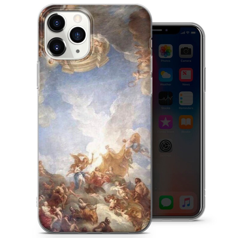 Puede incluir: Una funda transparente para tel&eacute;fono con una pintura de una escena de un fresco de la &eacute;poca del Renacimiento. La pintura representa un grupo de figuras en un cielo con nubes. La funda est&aacute; dise&ntilde;ada para un iPhone.