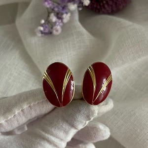 Vintage elegant women&#39;s clip-on earrings