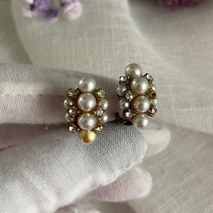Old vintage ear clips with pearls