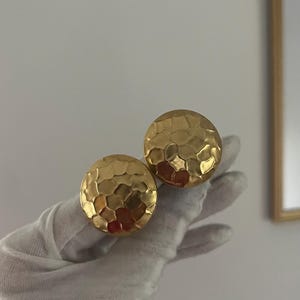 Vintage ear clips round shape, elegant jewelry