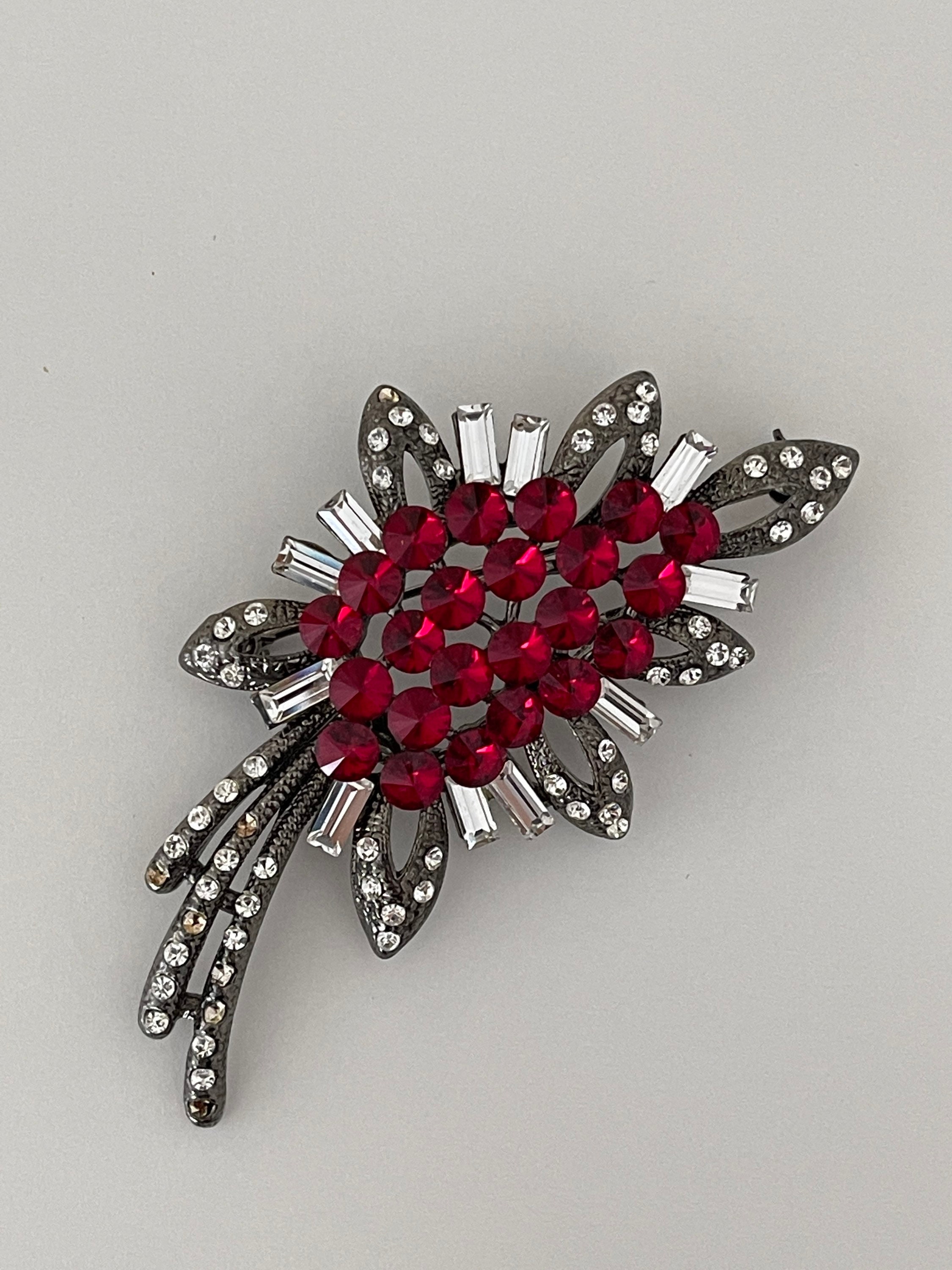 Vintage Brooch brooch stone with crystals