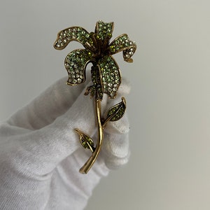 Vintage brooch flowers shape crystals