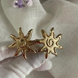 Vintage Earclips Costume Jewelry