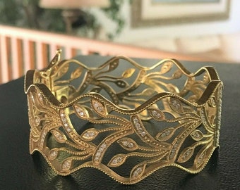18K Yellow Gold 6.77 CT. "VS" Diamond "F-G" High-End Scallop Bangle Bracelet!!