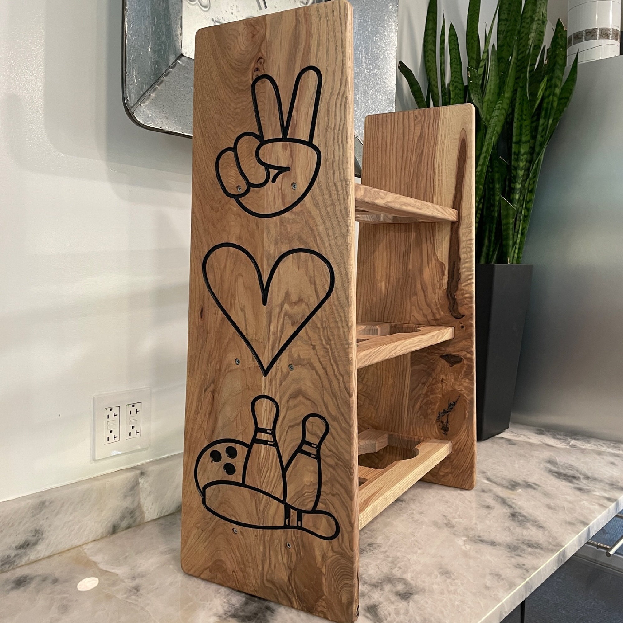 ボウリングボールラック ボウリング ボール ラック | カスタム ハードウッド ストレージ