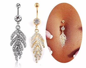 Skull Head Belly Ring with Dangling Feathers Skull Head Belly Ring with Dangling Feathers