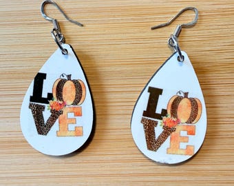 Pendientes con estampado de leopardo y calabaza de otoño. Pendientes con la letra LOVE de otoño, ligeros e hipoalergénicos.