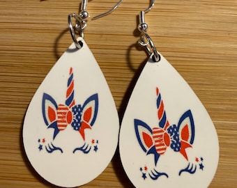 Pendientes patrióticos de unicornio en forma de lágrima, rojos, blancos y azules