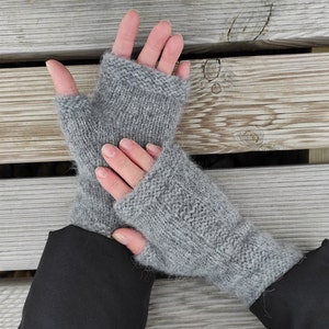 Grey Women&#39;s Soft Fingerless Gloves with Alpaca