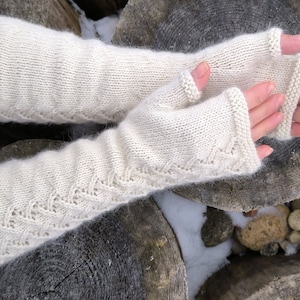 Long Patterned Alpaca Fingerless Gloves Off white