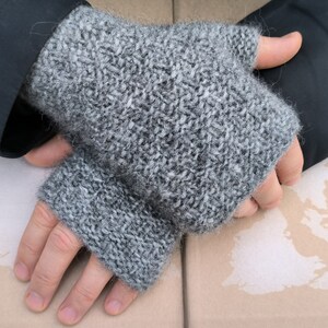 Men&#39;s Warm Alpaca Fingerless Gloves Grey