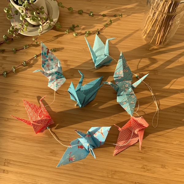 Guirlande Summer Sunset - Grues en origami réalisée en papier traditionnel japonais à motif - tons turquoise et orange