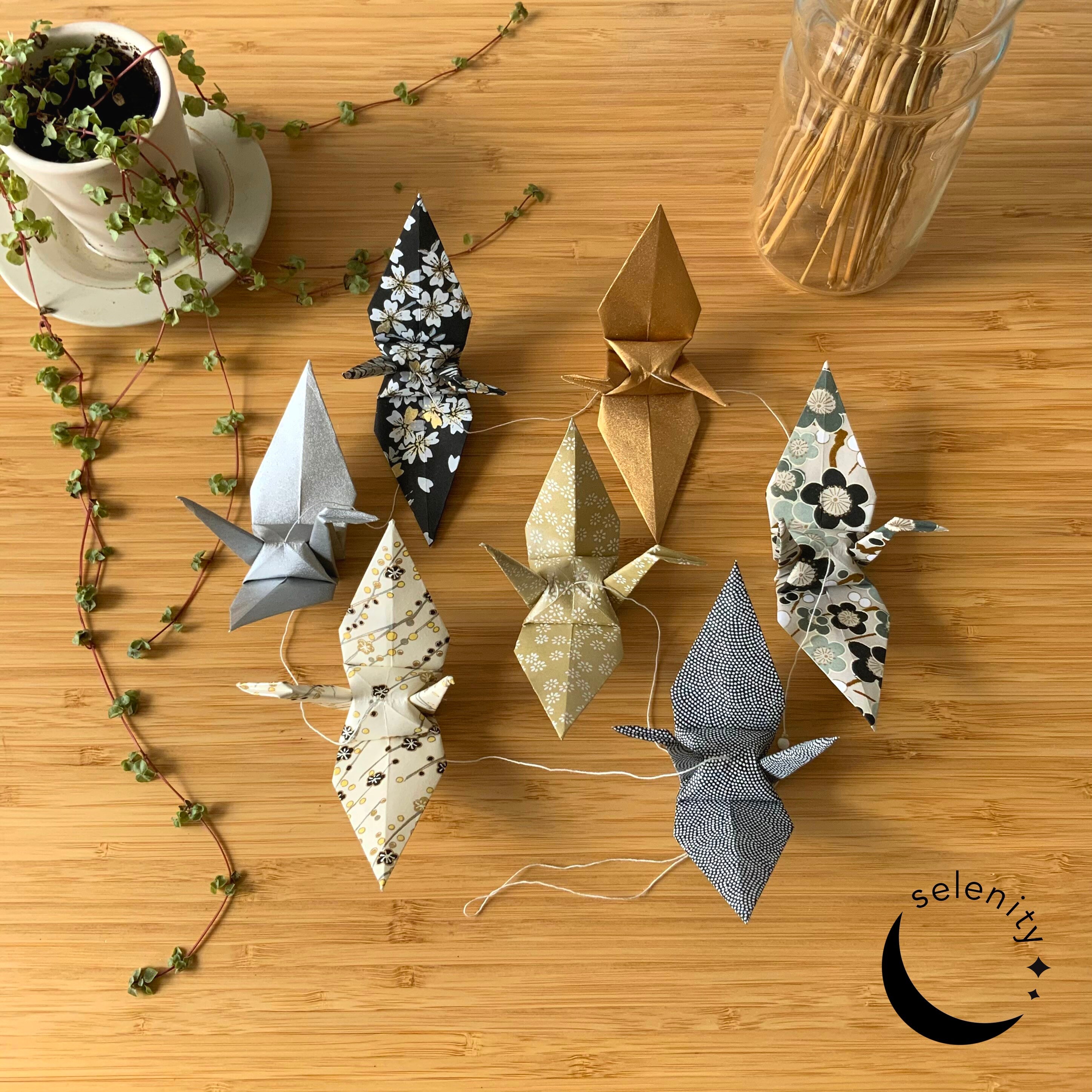 Guirlande Élégance - Guirlande de Grues en Origami Réalisée Papier Japonais à Motifs Tons Noir et Or