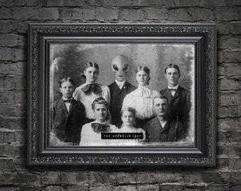 La vieille photo de famille vintage modifiée amusante de Roswell, OVNI extraterrestre, fan d'horreur de science-fiction de la NASA, effrayant amusant Impression artistique