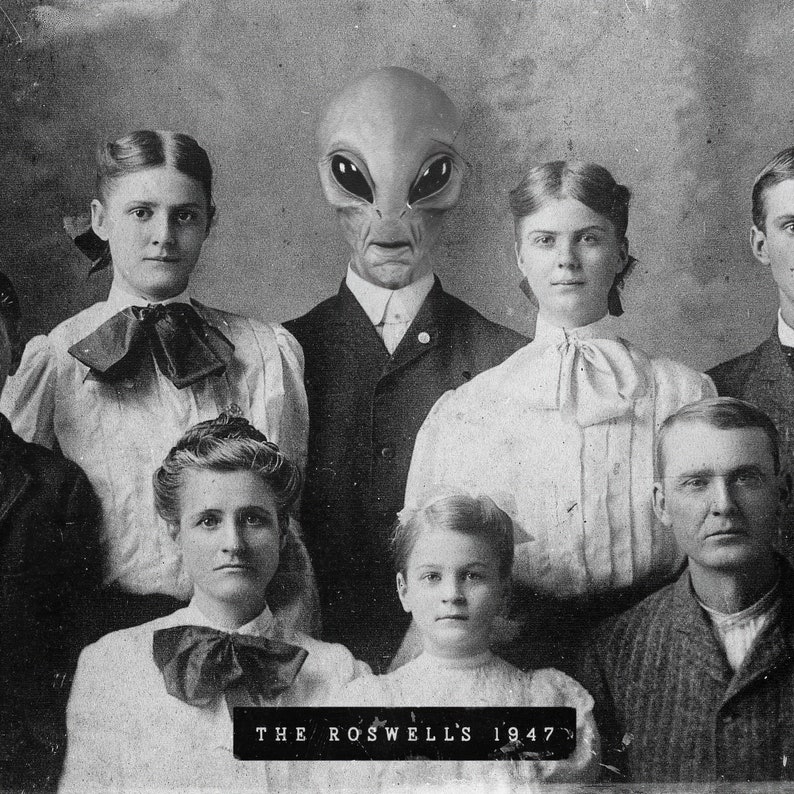 May include: A black and white photo of a group of people, including a person with an alien head, with the text "THE ROSWELL'S 1947" at the bottom.
