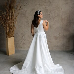 Sleeveless Wedding Dress ,modest Wedding Dress, Minimalist A-line ...