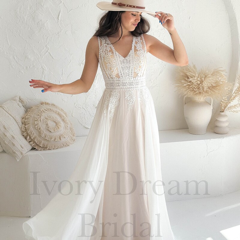 Elegant Beach Wedding Dresses on Etsy – Perfect for Coastal Ceremonies