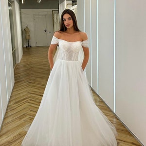 Long Sleeves Wedding Dress Elegant Wedding Simple Minimalist Dress Beach  Wedding Dress Plus Size Bridal Robe Modest A-line Bridal Gown 