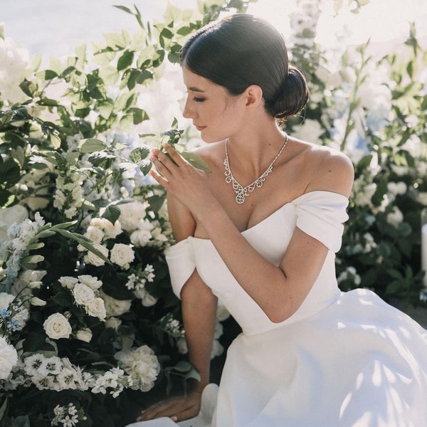 Off The Shoulder Wedding Dress,  Modest wedding dress, Minimalist  wedding Dress, Simple wedding dress, A-Line wedding Dress, Bridal Gown