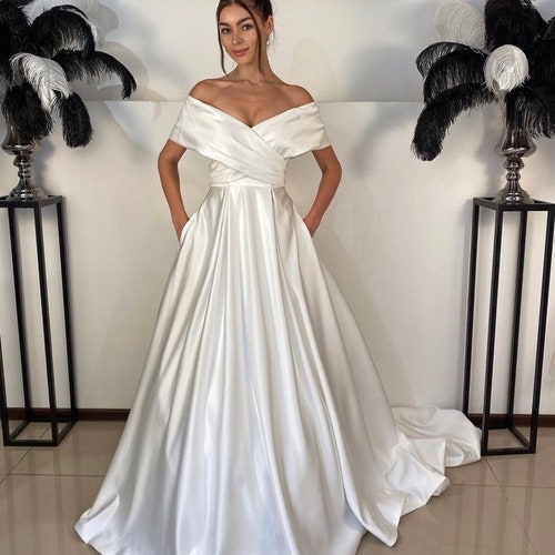 Off the Shoulders Weddingminimalist Wedding Dress Elegant - Etsy