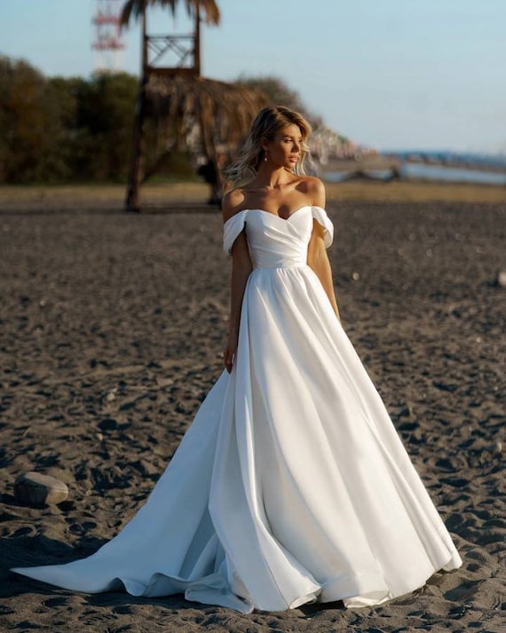 Off the Shoulders Wedding Dress Minimalist Wedding Dress Bohemian