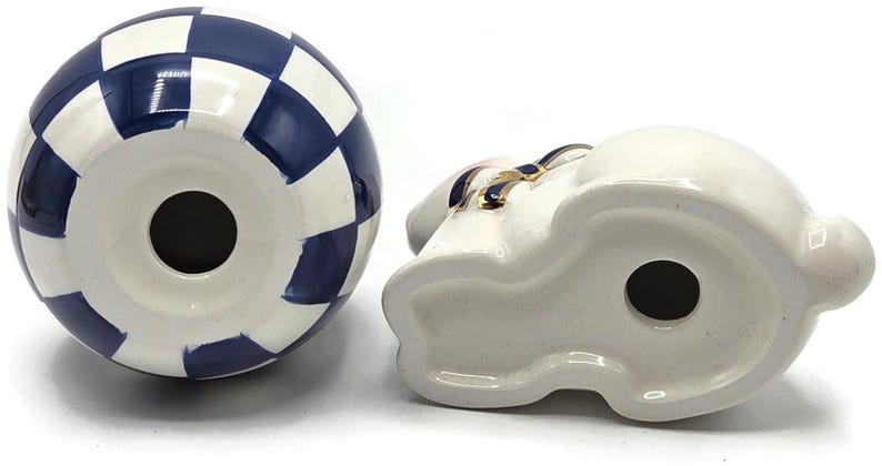 Juego de pesas para servilletas y palillos de dientes con forma de huevo, diseño de conejito azul a cuadros Royal Check de Mackenzie Childs imagen 6