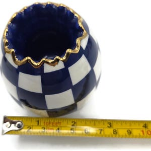 Juego de pesas para servilletas y palillos de dientes con forma de huevo, diseño de conejito azul a cuadros Royal Check de Mackenzie Childs imagen 11