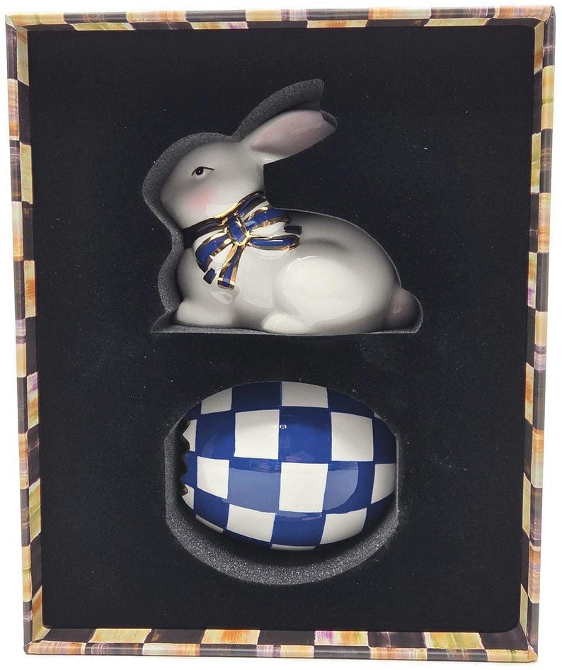 Juego de pesas para servilletas y palillos de dientes con forma de huevo, diseño de conejito azul a cuadros Royal Check de Mackenzie Childs imagen 2
