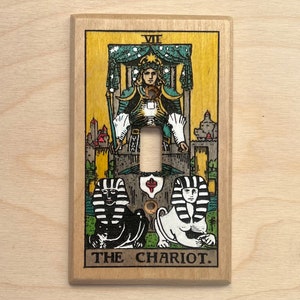 Couvercle d'interrupteur pour carte de tarot peint à la main - Plaque de protection pour interrupteur The Chariot