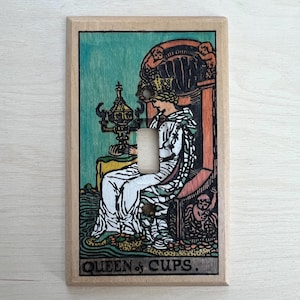 Couvercle d'interrupteur pour carte de tarot peint à la main - Plaque de protection pour interrupteur Queen of Cups