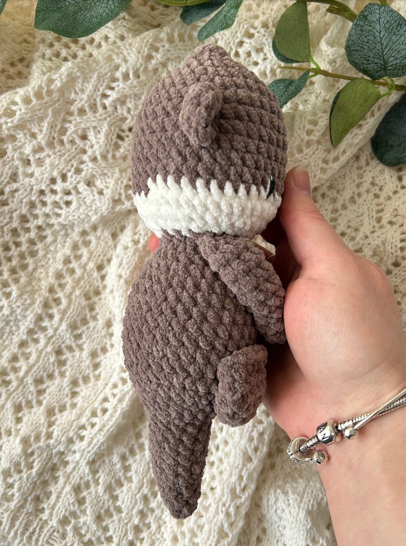 Otter soft toy made of chenille wool, amigurumi otter, plush otter, crochet otter image 6