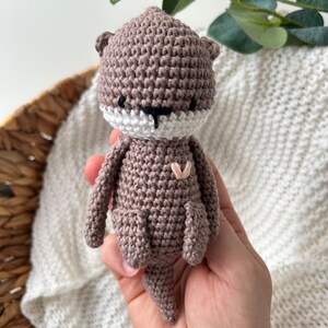 Otter Kuscheltier gehäkelt aus Baumwolle, Amigurumi Otter, Gehäkelter Otter Bild 10