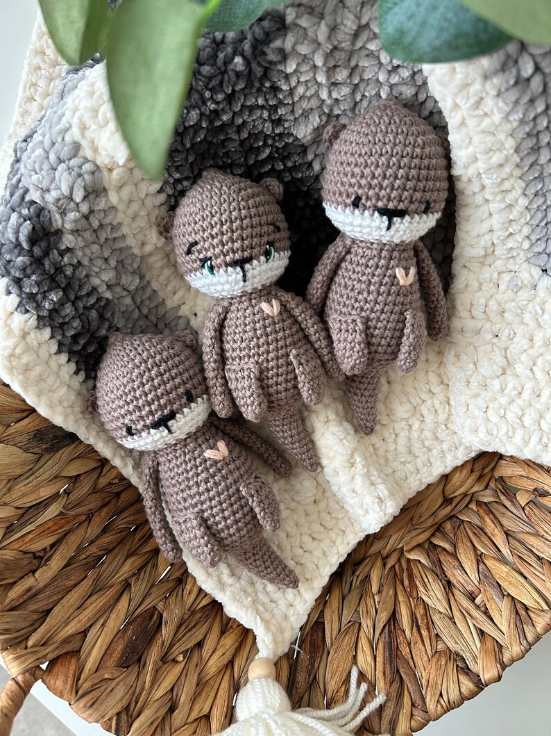 Otter Kuscheltier gehäkelt aus Baumwolle, Amigurumi Otter, Gehäkelter Otter Bild 9