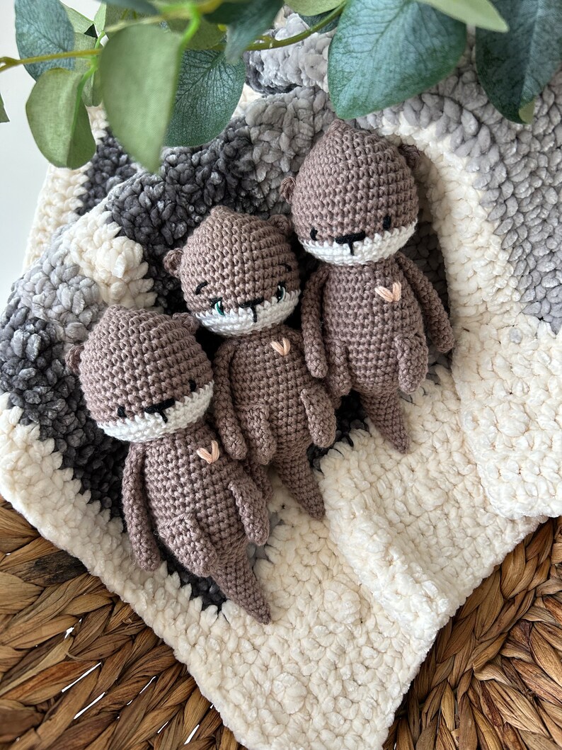 Otter Kuscheltier gehäkelt aus Baumwolle, Amigurumi Otter, Gehäkelter Otter Bild 8