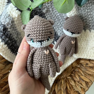 Otter Kuscheltier gehäkelt aus Baumwolle, Amigurumi Otter, Gehäkelter Otter Bild 2