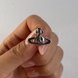 Vivienne Westwood オーヴ ブローチ ピンバッジ シルバー Vivienne Westwood Orb Brooch - Etsy