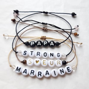 Pulsera personalizable con letra, nombre, mensaje... y perlas naturales a elegir.