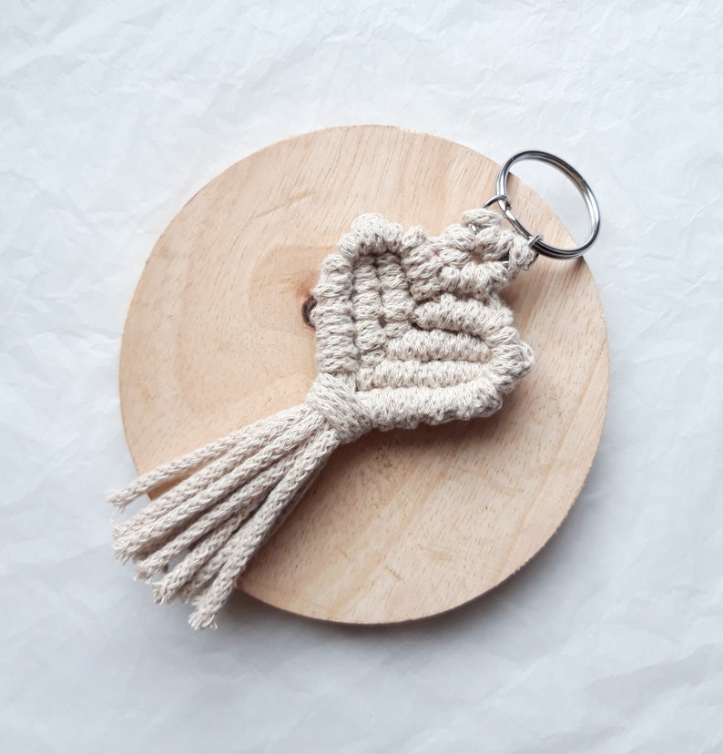 Personalized macramé heart keyring, 100% recycled cotton and wooden beads, mom gift, Mother's Day gift image 4
