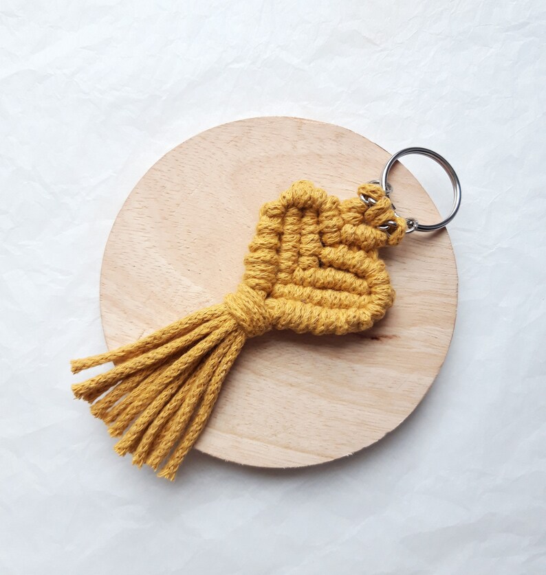 Personalized macramé heart keyring, 100% recycled cotton and wooden beads, mom gift, Mother's Day gift image 5