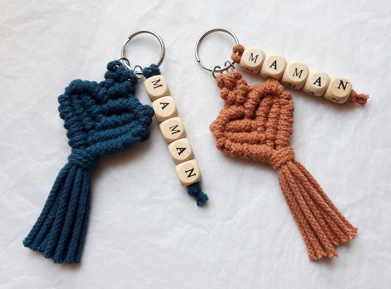 Personalized macramé heart keyring, 100% recycled cotton and wooden beads, mom gift, Mother's Day gift image 1